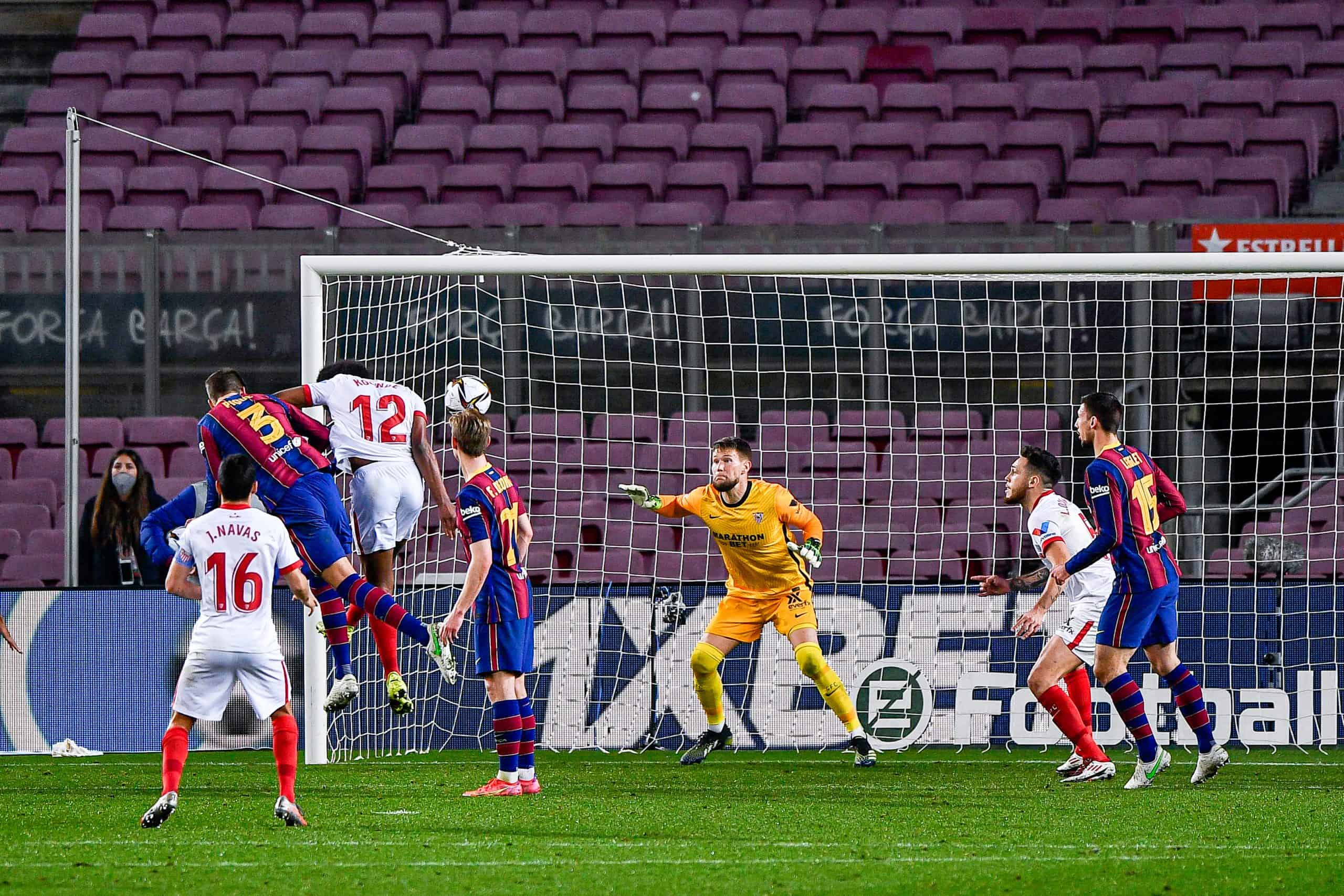 Futbol zagraniczny: Udana remontada Barcelony, gol Zielińskiego w szalonym meczu na Mapei Stadium