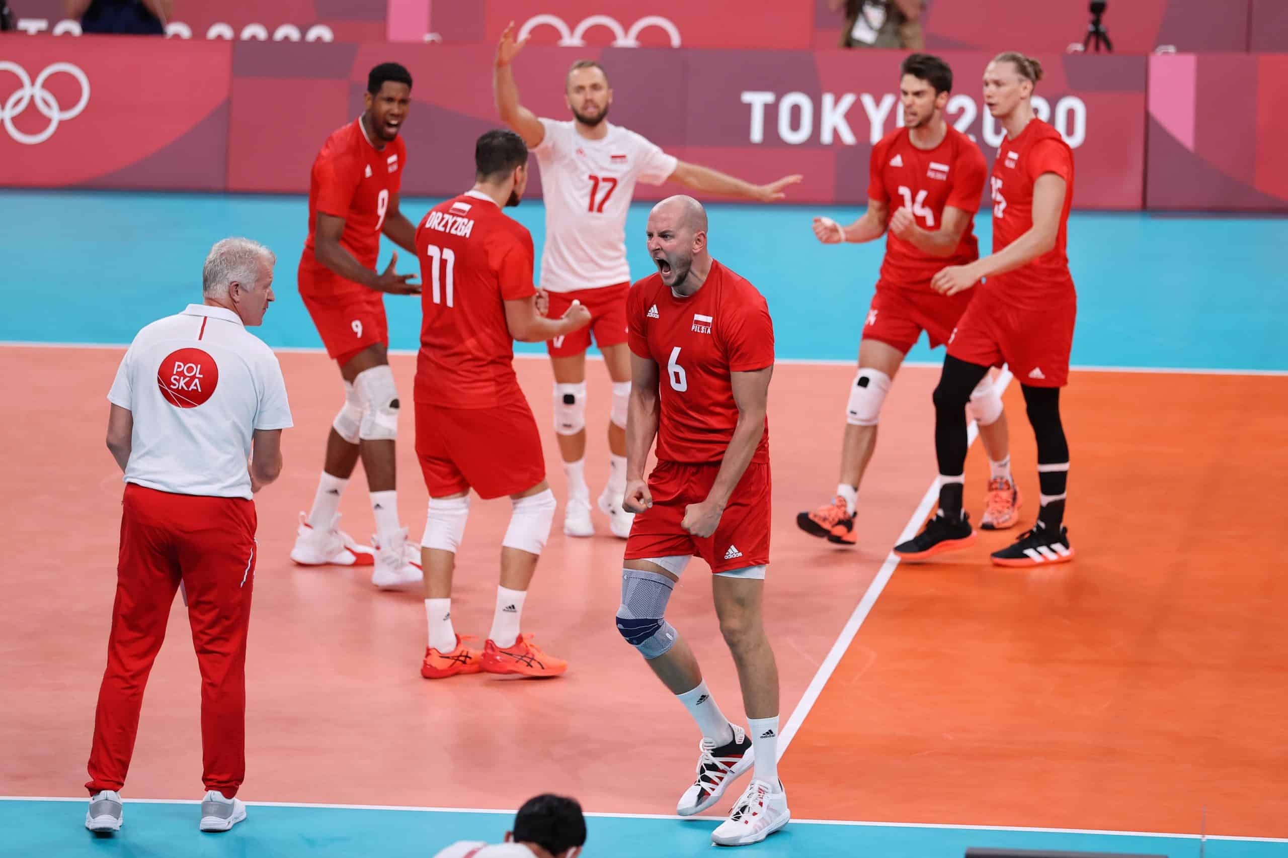 Igrzyska Olimpijskie Tokio 2020: Polska nadal bez medalu. Porażka Igi Świątek, przełamanie siatkarzy